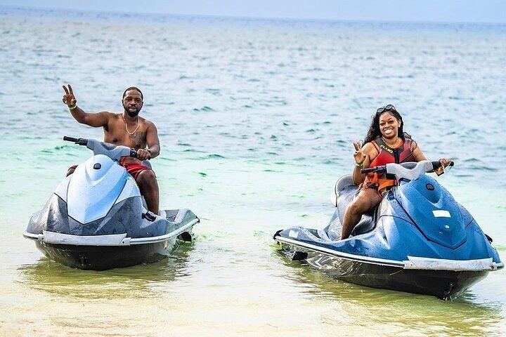 Private Jet-Ski-, Parasailing- und Strandtagestour