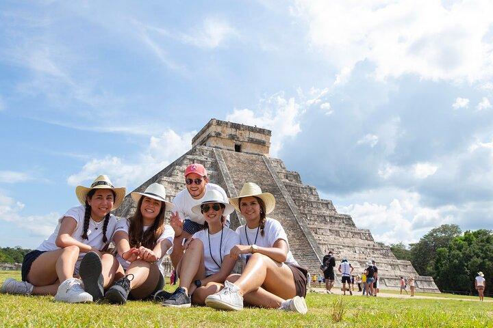 Chichen Itza - Ontdek 2 Cenotes en Valladolid vanuit Riviera Maya