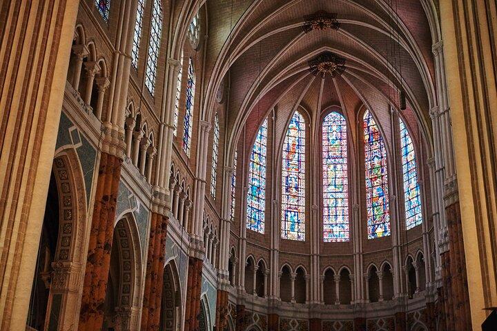 Opdag det middelalderlige vidunder i Chartres-katedralen