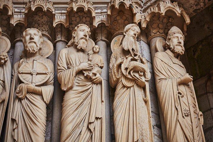 Opdag det middelalderlige vidunder i Chartres-katedralen