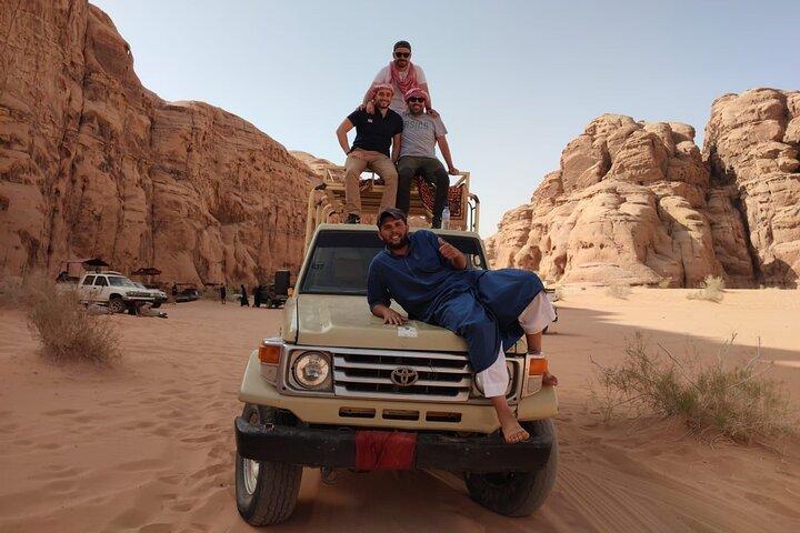 Excursão de dia inteiro no deserto 4x4