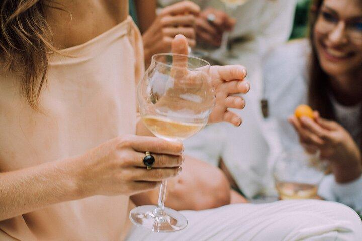 Ervaar een decadente Franse picknick met wijnarrangement in Parijs