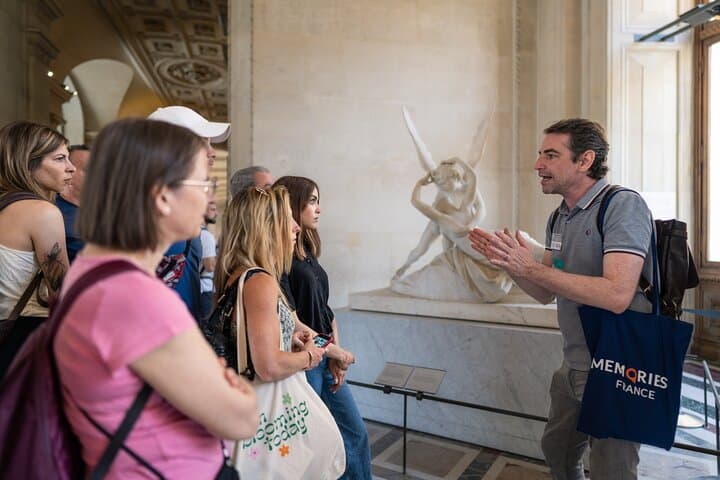 Paris Louvre Museum Must-Sees Guided Tour
