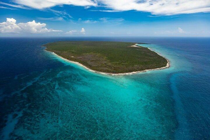 Dia inteiro na Ilha Catalina saindo de Santo Domingo com snorkel opcional incluído