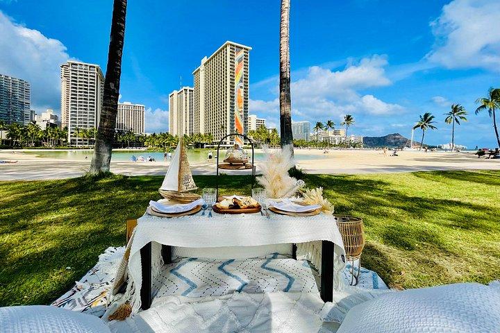 Hawaii Beach Picnic Date