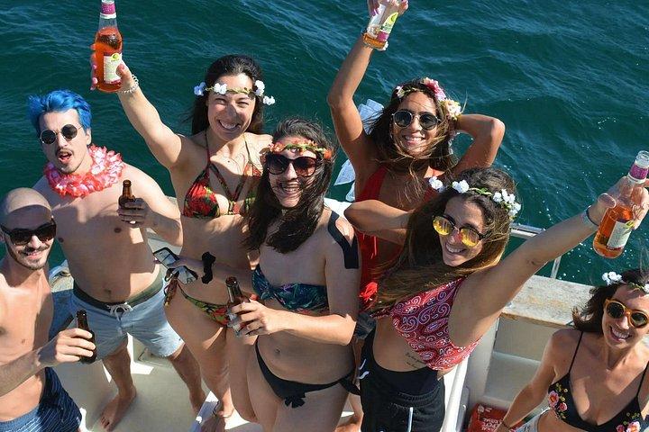 夏のプライベート パーティー ツアー - アラビダ ボート ツアー、ランチ、ワインセラー。