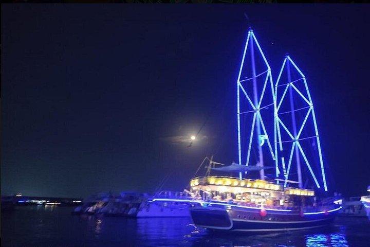 Dinner cruise & show in sharm elsheikh