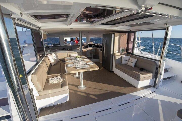 Tour en catamarán de lujo por Chipre desde Limassol