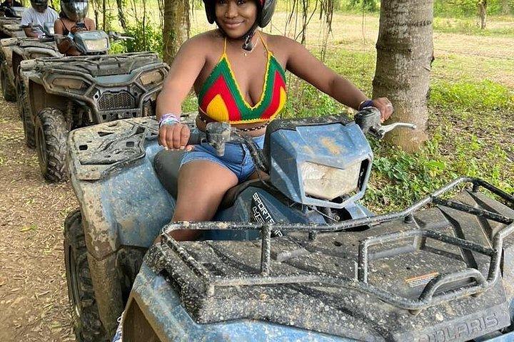 モンテゴベイからのピックアップ付きのATVと乗馬の冒険