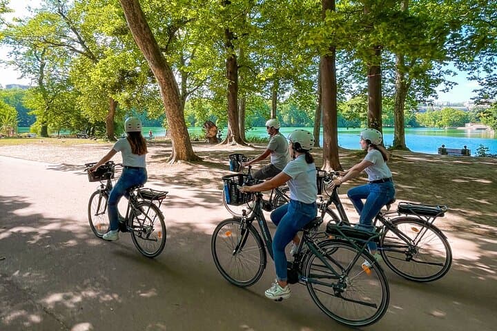 Electric bike ride in the Parc de la Tête d'Or - 2h