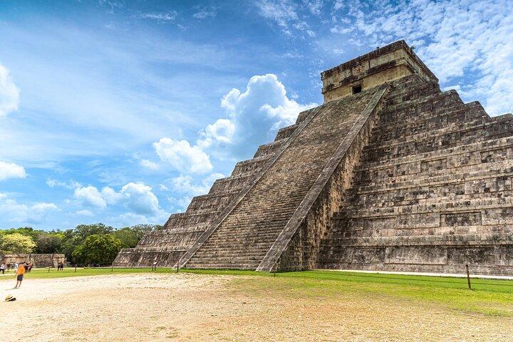 Excursão Chichen Itza e Ekbalam com Cenote saindo de Cancún