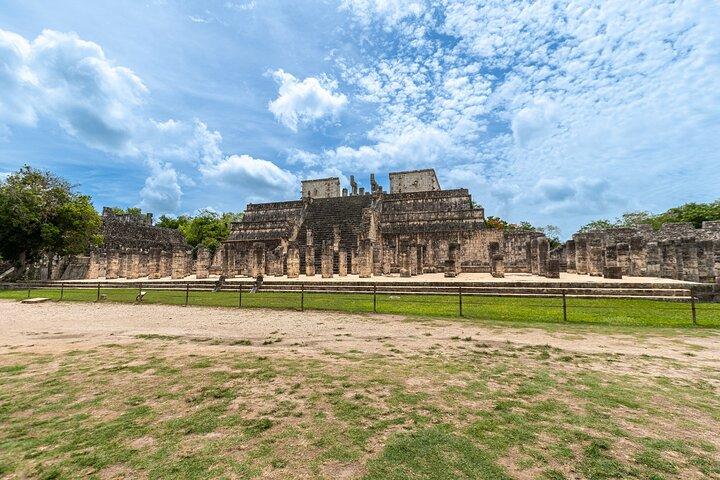 Excursão Chichen Itza e Ekbalam com Cenote saindo de Cancún