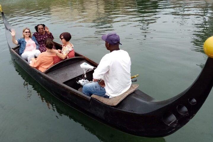 Picnic Gondol Boat Ride ved Durban Point Waterfront Canal