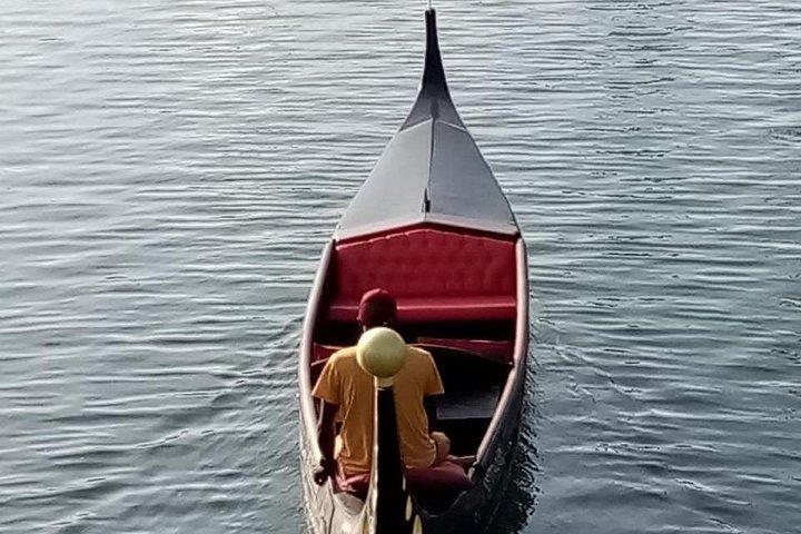 ダーバンポイントウォーターフロント運河のピクニックゴンドラボートライド