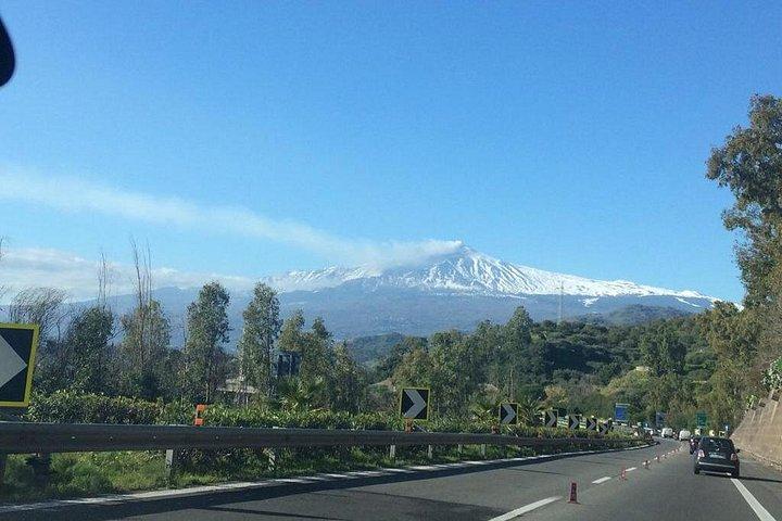 エトナ アルカンターラ ツアー: 雄大な溶岩の風景
