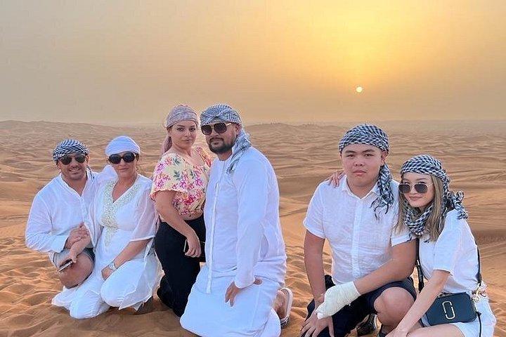 VIP-ökensafari Dubai, kamelridning, BBQ-middagsshows