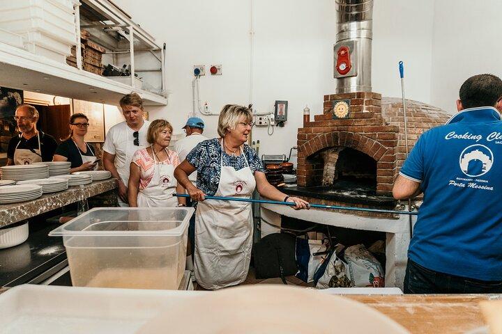 Taormina Pizza Making Class- Aus Messina