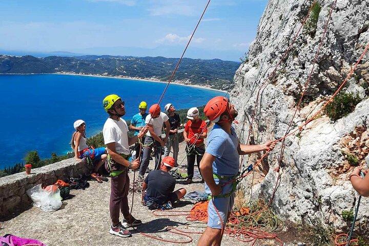 Experiência de escalada em Corfu para iniciantes