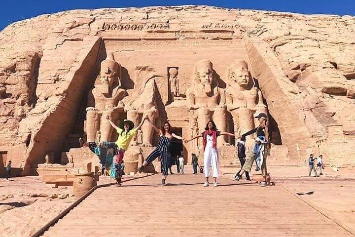 Tour privato di 3 giorni ad Abu Simble, giro in mongolfiera, Assuan e Luxor