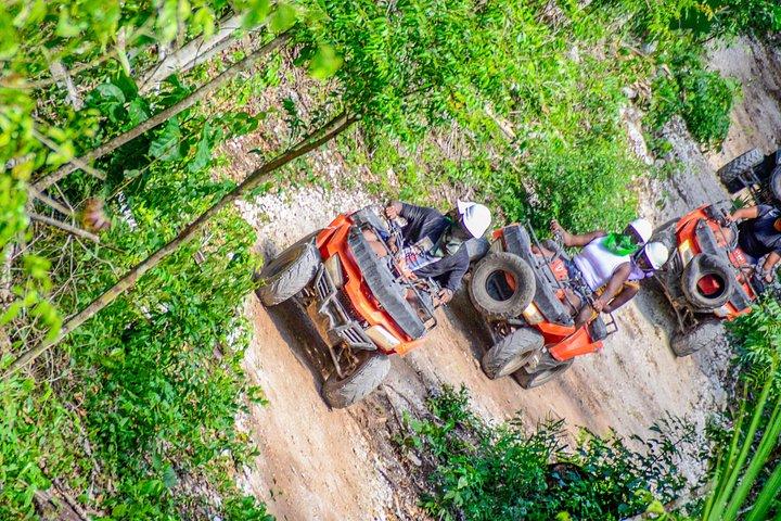 アクション満載のカンクンATVツアー、ジップライン、セノーテ、ランチなど