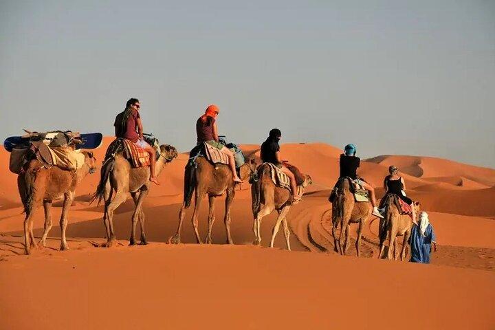 Tour di 3 giorni nel deserto da Marrakech alle dune di Merzouga e trekking in cammello