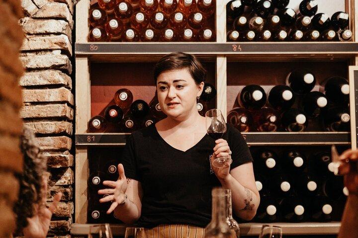 Explore los bares de vinos de Toulouse con un experto en vinos local