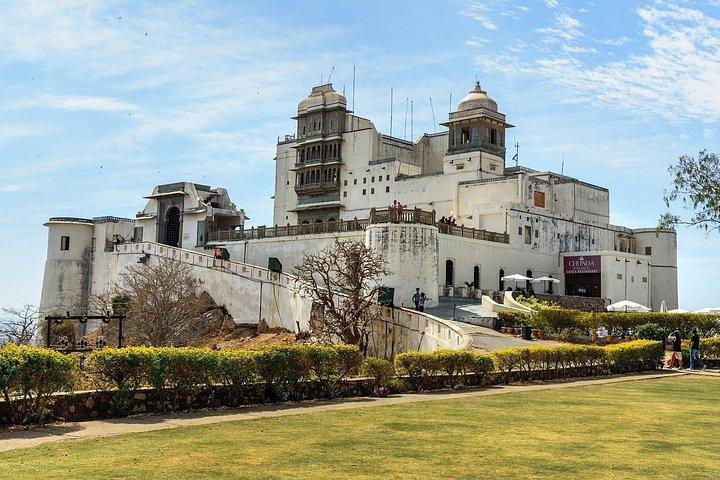 ジャイプール、ウダイプール、ジョードプル、ジャイサルメール、ビカネールでの11日間のラジャスタンツアー