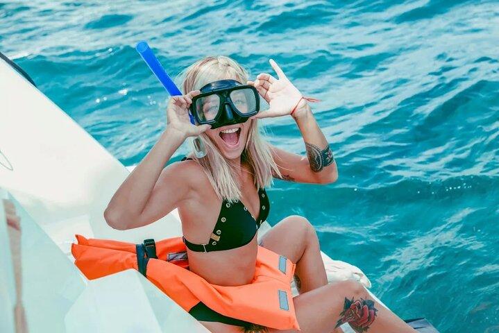 Excursão de Catamarã Privada Isla Mujeres: Snorkel & Playa Norte