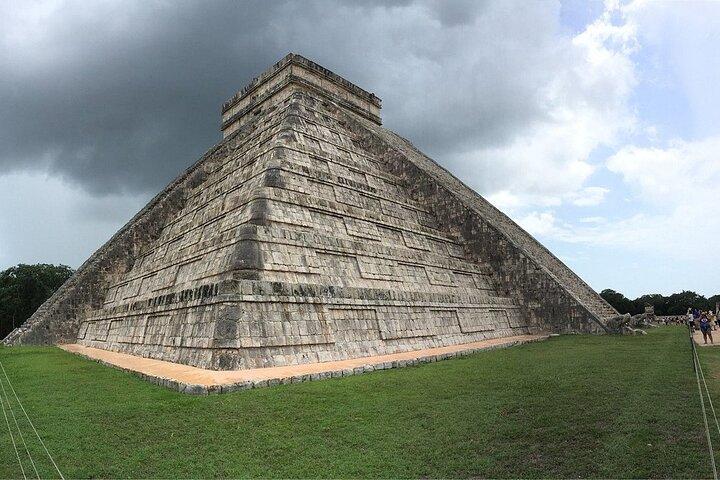 Riviera Maya Tour : Chichen Itza & Ik Kil + Hubiku Cenotes （チチェン・イッツァ＆イク・キル＋フビク・セノーテス）