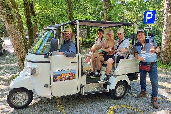 Descubre Sintra en Tuk Tuk: Palacios, Leyendas y Paisajes