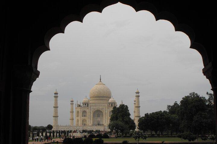 Tour privato del Taj Mahal e dei monumenti da Jaipur in auto