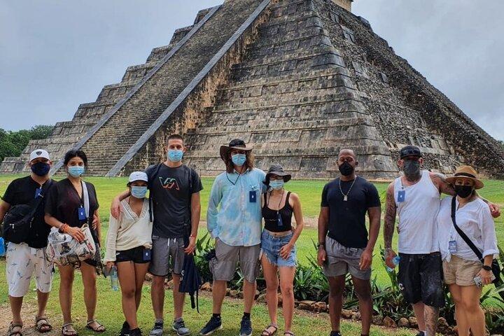 Chichén Itzá Tour Plus con Cenote y transporte redondo