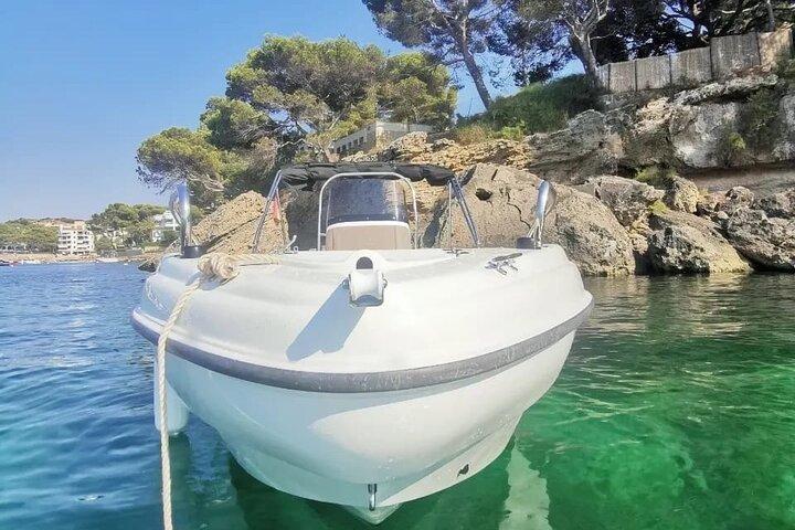 2 timers bådudlejning i Santa Ponsa uden licens