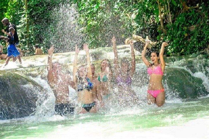 Dunn's River Falls, compras y almuerzo