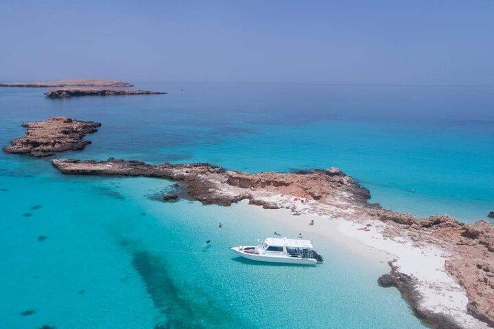 Krydstogter til Daymaniyat & Snorkeling