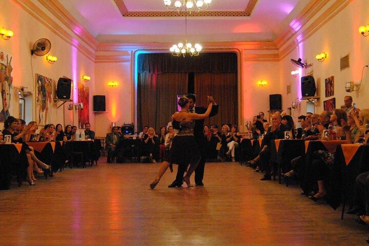 Tango Auténtico con un Bailarín Clase y Milonga