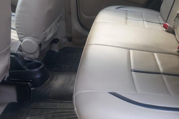 ジャイプールから車でタージマハルアグラへプライベート日帰り旅行