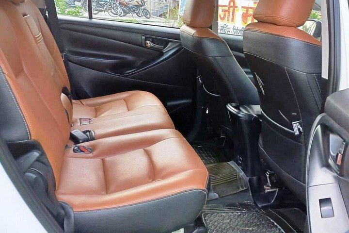 ジャイプールから車でタージマハルアグラへプライベート日帰り旅行