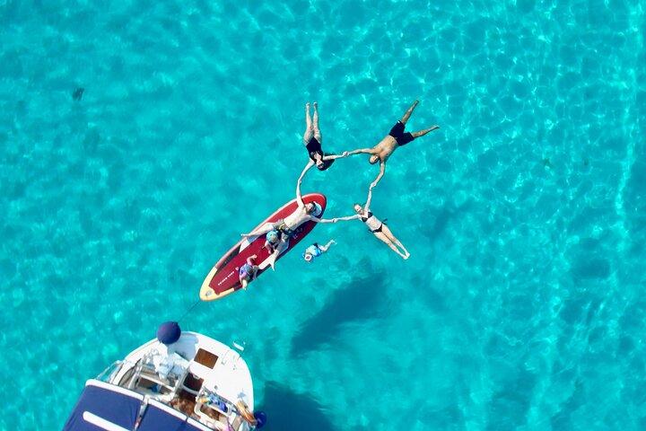 Paseo en barco privado en Halkidiki, Grecia