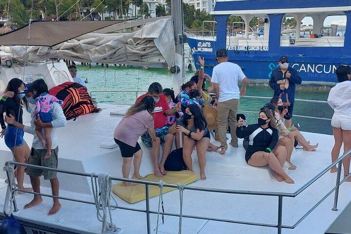 Isla Mujeres-tour in privécatamaran met snorkel en lunch