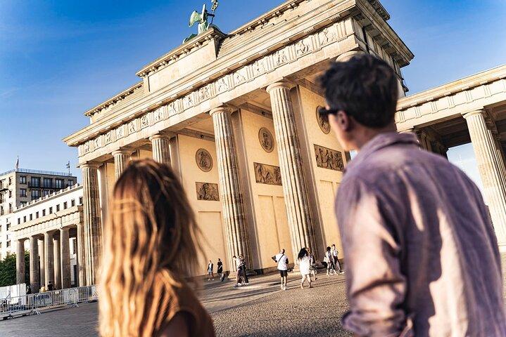 Recorrido a pie de medio día privado en Berlín: Reichstag, la Puerta de Brandenburgo, Pariser Platz, Tiergarten y el Monumento conmemorativo a los judíos