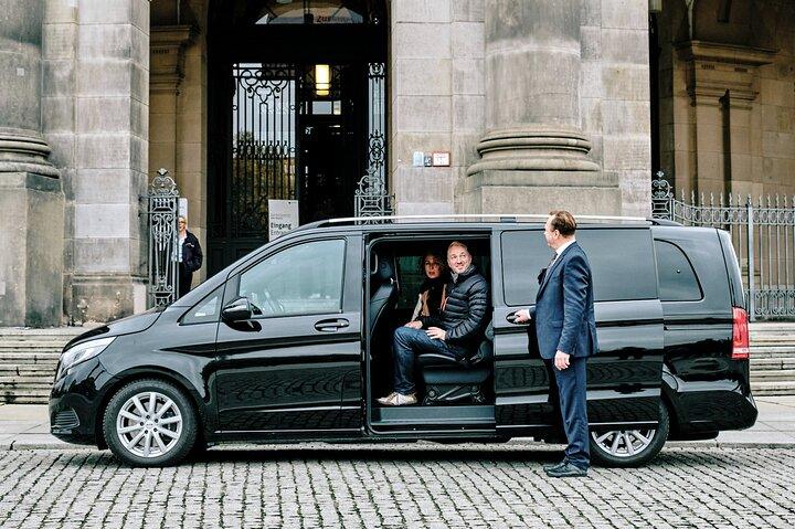 Tour storico privato del Terzo Reich di Berlino con furgone nero