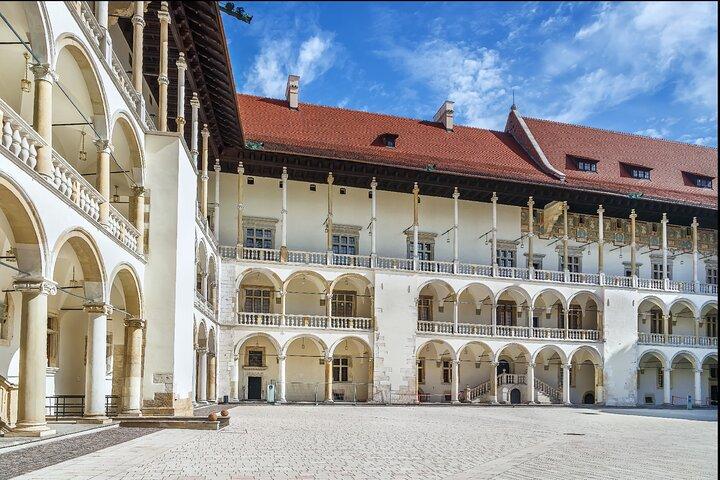 Krakow Guided Tour to Iconic Polish Royal Residence Wawel Castle
