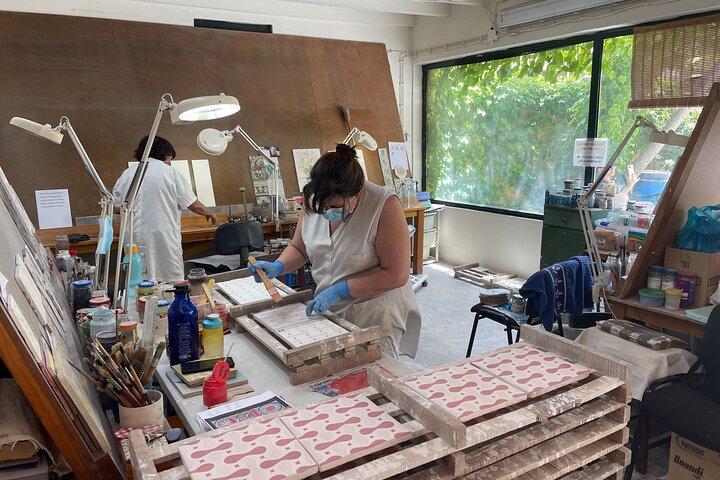 Tile painting experience and visit Azeitão wine cellar