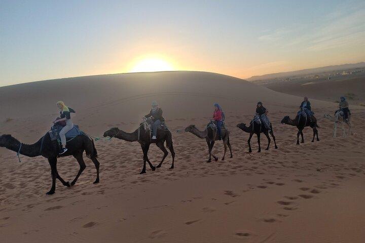 Marrakesh Tour di 3 giorni a Fez con pernottamento nel deserto in campeggio