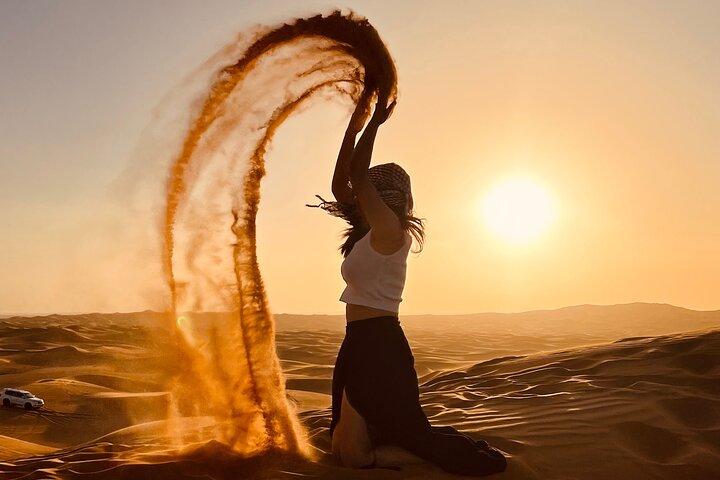 Dubai Desert Safari & Abendbuffet und Kamelritt mit PRIVATE CAR