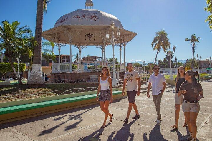 Tour Cultural de los Pueblos de Puerto Vallarta con Degustaciones de Comida Local