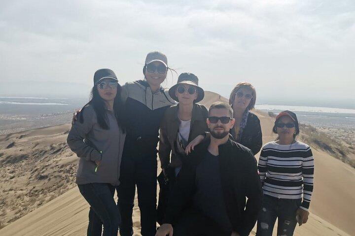 Altyn Emel. Dune chantante. excursion d'une journée