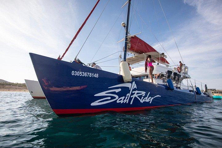 カボ・サンルーカスでのシュノーケルとサンセットセイル