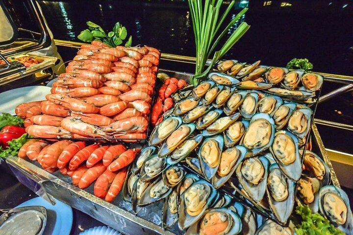 Jantar Cruzeiro pela Chao Phraya Princess